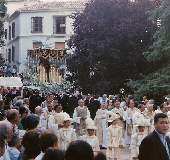 SoledaddePriego's tweet photo. Ave María a la Santísima Virgen de la Soledad para rogarle por la tan ansiada y necesaria lluvia para nuestros campos. 

Dios te salve María llena eres de gracia, el Señor es contigo, bendita tú eres entre todas las mujeres y bendito es el fruto de tu vientre, Jesús.
[...] https://t.co/4HTCKdcrwS