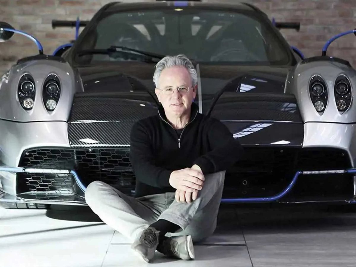 Horacio Pagani, zannedersem otomobil dünyasının mevcuttaki en tutkulu yöneticisi. 1980’lerde Lamborghini adına çalışırken, daha fazla karbon parça geliştirmek için otoklav makinelerinin alınmasını istiyor, Lamborghini ise “Ferrari de yoksa bize de gerekmez…” diyip almıyor.