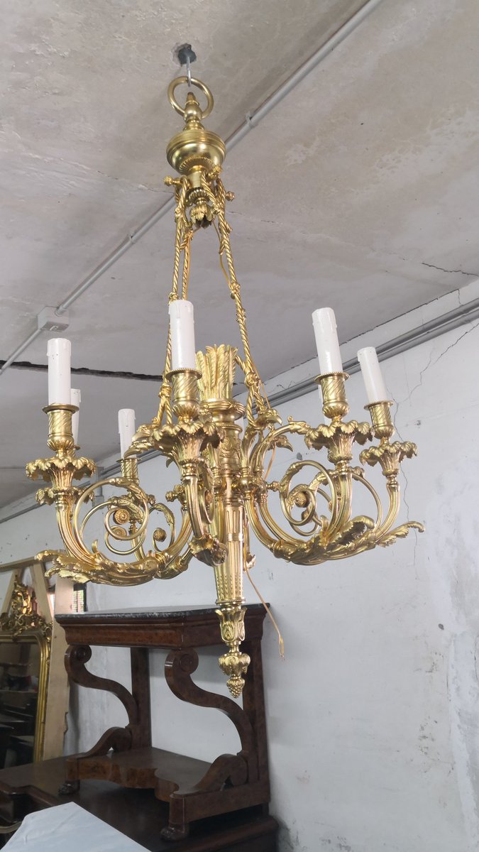borrelliantique's tweet photo. Lampadario antico https://t.co/WvviQA66Yt