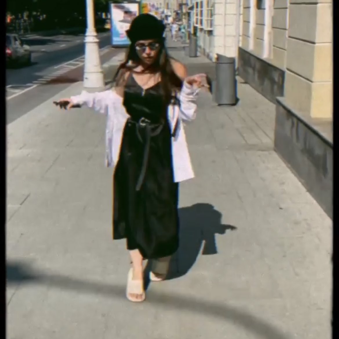 EvigForelsket's tweet photo. Прекрасные девы твиттера, вопрос к вам!

В рамках работы с одним брендом одежды мне стало очень интересно, как выглядит ваш «киллер-лук», образ, в котором вы чувствуете, что вы ОХУЕННАЯ.

Поделитесь в комментах! ⬇️
Свои тоже показываю https://t.co/JgirMDlFzx