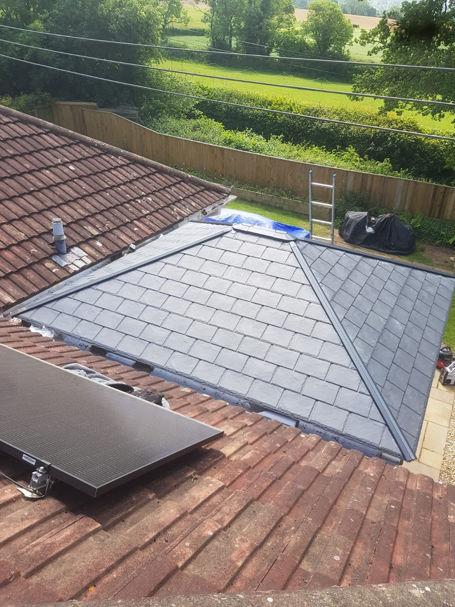 RealisticPVCu's tweet photo. 5 Stars 
Realistic did an excellent job replacing our conservatory roof. They were quick, efficient, very tidy and considerate. There was minimal disruption, and they avoided using scaffolding. The cost was exactly as estimated. I recommend them highly. https://t.co/HKgkTYNMww