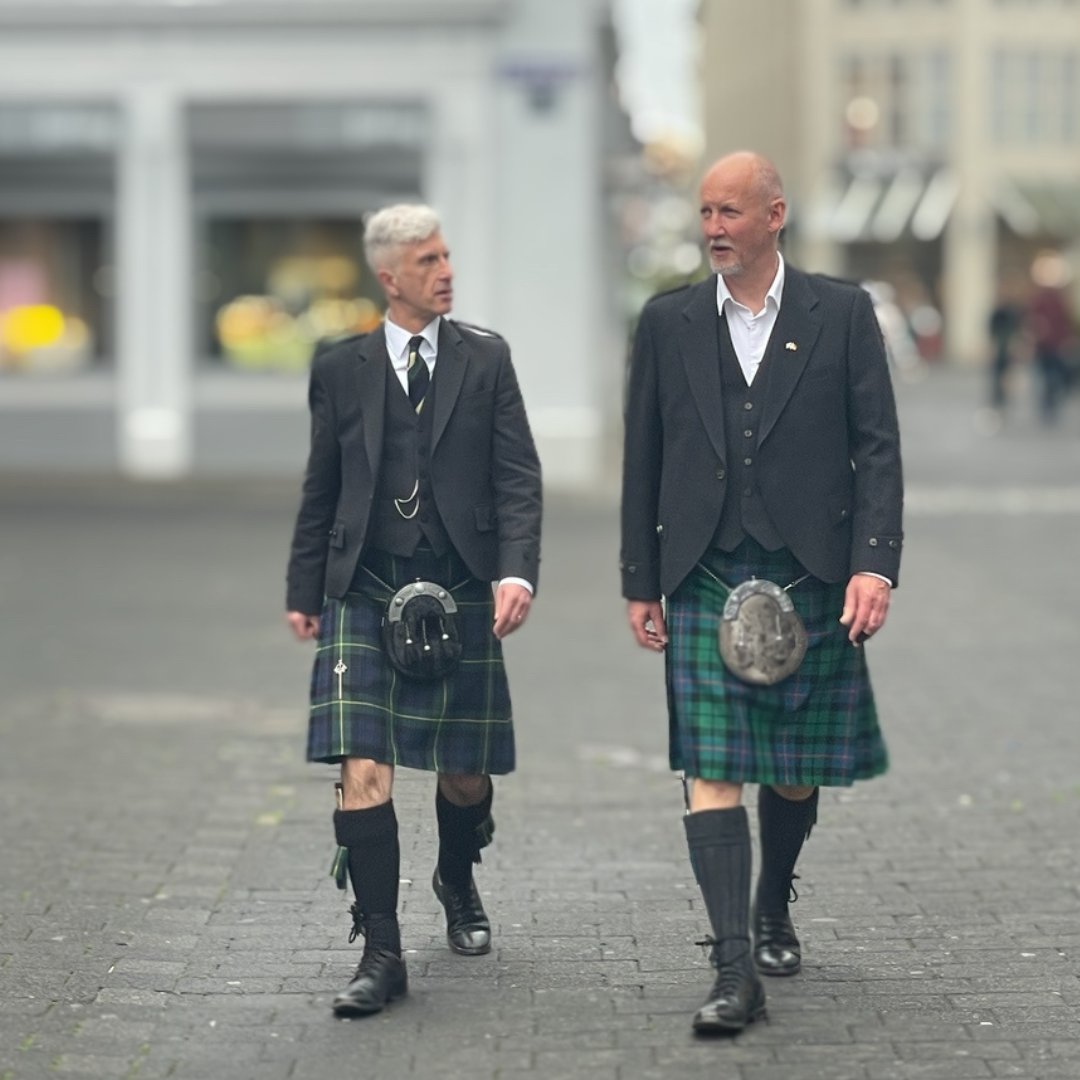 theScotBar's tweet photo. And onwards to Mainz. Twa braw lads and a bonnie lassie. Getting the band back together, this time for the Scott Fest in Mainz on July 8th. Rantin Rovin Robin 🏴󠁧󠁢󠁳󠁣󠁴󠁿. 👉 https://t.co/Up2KxuDvM3 @ScotHubMainz @ScotGovGermany @KultursommerR @rlpNews @Vielfalt_RLP https://t.co/iyCk6gFySG