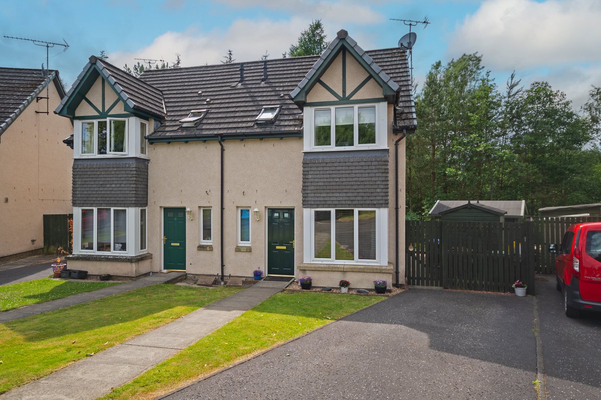 👉🏡Double closing date today: these two properties have attracted lots of attention. 🔔🔑 Fingers crossed for all interested parties bidding today 🤞#Dunblane #ClosingDate #LocalAgent