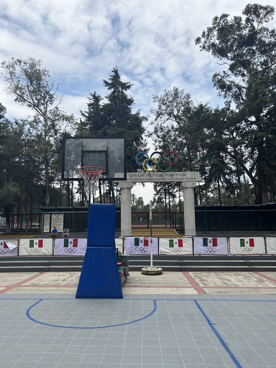dave_severns's tweet image. Hoop of the Day…Mexico City Olympic Training Center (courtesy of Marshall Cho) #hoopoftheday