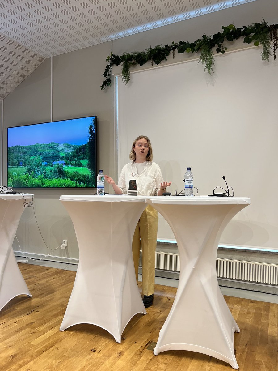 Håller i presentation på Skolledardagen. Går att se live här: miun.se/mot-mittuniver…
