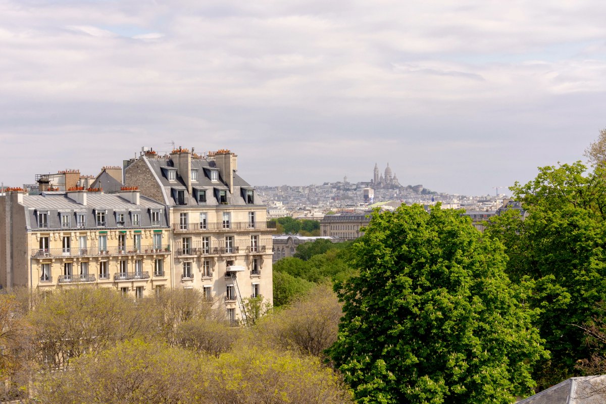 ParisArtDeVivre's tweet photo. ✨ Wishing everyone a super weekend from a #property exclusively on my listing with its incredible view all the way to the #SacreCoeur & #Montmartre ✨
👉 https://t.co/0QE4iPnvxP
#cityoflight #parisjetaime #livinginParis #movetoParis #Architecture #Parisian #ParisRealEstate https://t.co/akvBCcgq7A