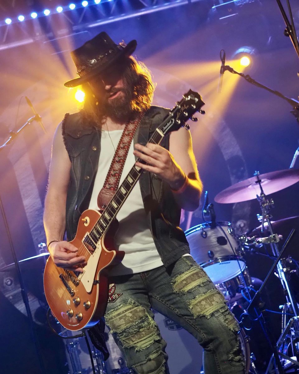 Les Paul action at HRH AOR BLUES.
<a href="/wornstar/">Wornstar Clothing</a> <a href="/verablack8/">Vera Black</a> <a href="/gibsonguitar/">Gibson</a> <a href="/marshallamps/">Marshall Amps</a>
📷 David Pickles