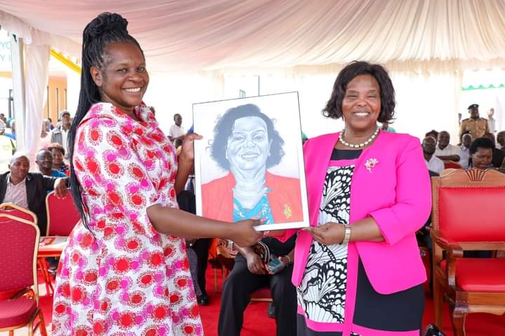 HomabayHealth's tweet image. Prof. @OliveMugenda offers referral, health technology and staff training support to Hon. @gladyswanga for healthcare transformation in Homa Bay County. #EndlessPotential...