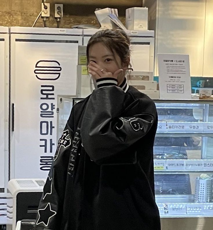 wonlipgallery's tweet photo. 🧥🧥 https://t.co/O3xn5hMgi7