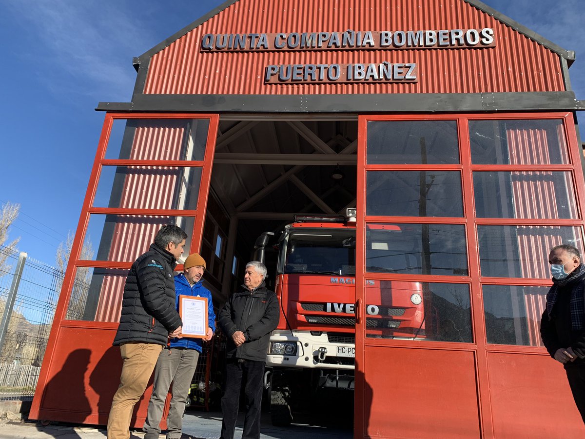 Mi profundo reconocimiento a una institución reconocida y respetada por todos los chilenos 🇨🇱. En este día nacional del #Bombero 🧑🏼‍🚒 👨🏽‍🚒 nuestro afecto por la importante labor que realizan en nuestra región. @patricioUlloaG @SenadoresUDI @cuartarescate @1raCoyhaique @CentralCBCOY