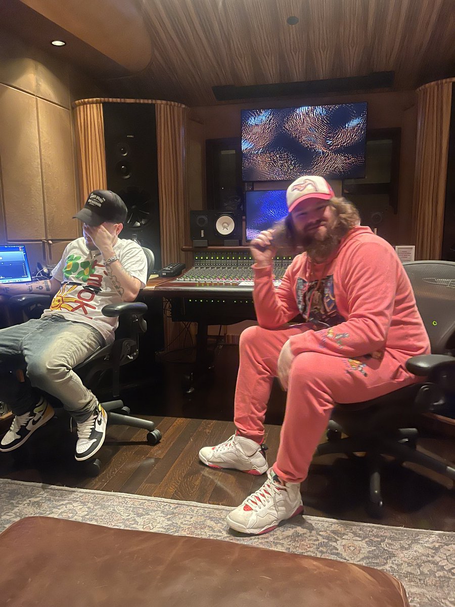 BobbyRaps2's tweet image. mama I’m sorry produced by @BugzRonin and moi #PinkTape out now @LILUZIVERT