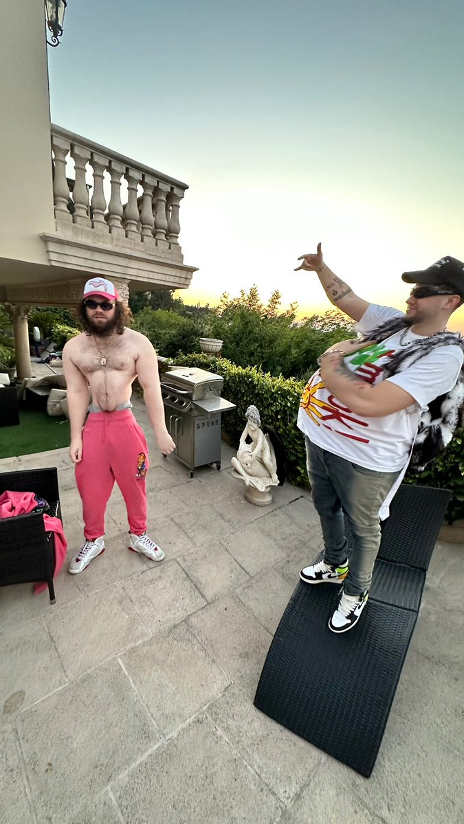 BobbyRaps2's tweet image. mama I’m sorry produced by @BugzRonin and moi #PinkTape out now @LILUZIVERT