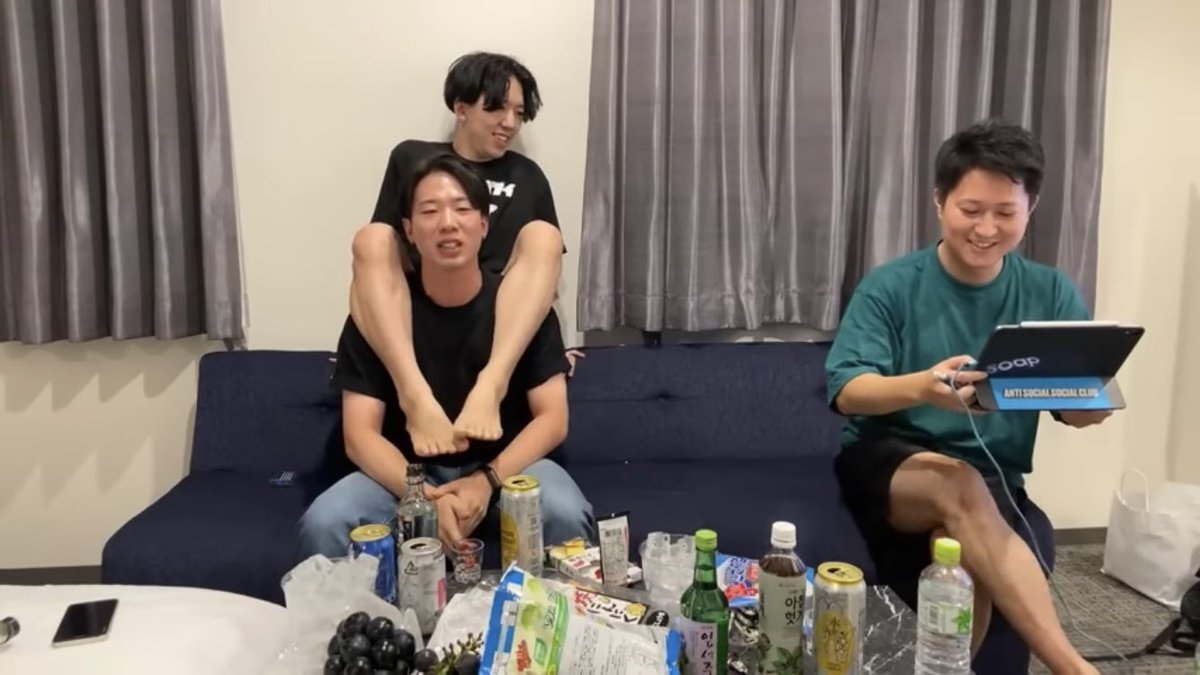 7/1土曜日20時ごろ〜
久しぶりにYouTube Liveやりま〜す！

こんな感じです！😇😇