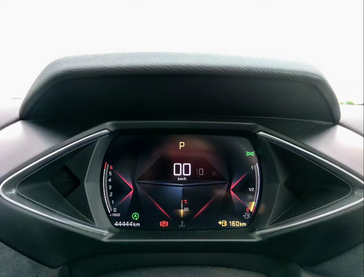 diverunner1976's tweet image. 先程、バロー長浜店に到着し、🇫🇷DS 3 CROSSBACK PERFORMANCE Line🔥の走行距離が「４４４４４」となりました🎊

#DS3CROSSBACK #DS3 #DSautomobiles #DS乗りと繋がりたい #頑張れDS #DSSTORE滋賀 #DSSTORE彦根 #滋賀でDS #長浜でDS #バローでDS 💦 #キリ番 #DS勝手に南信州アンバサダー 💦