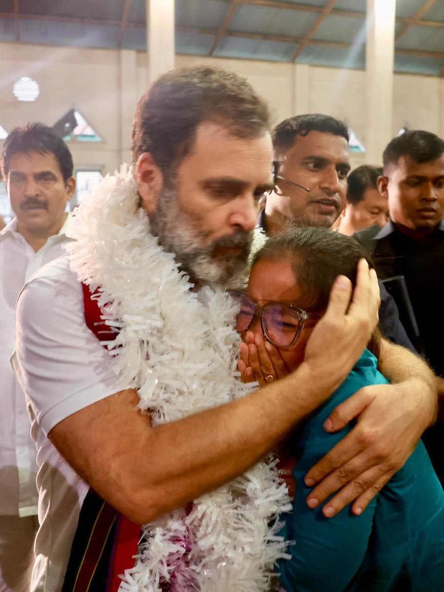 imshivrajmore's tweet photo. Rahul Gandhi is the hope of the India...!
#RahulGandhiInManipur https://t.co/uWFOekKgbD