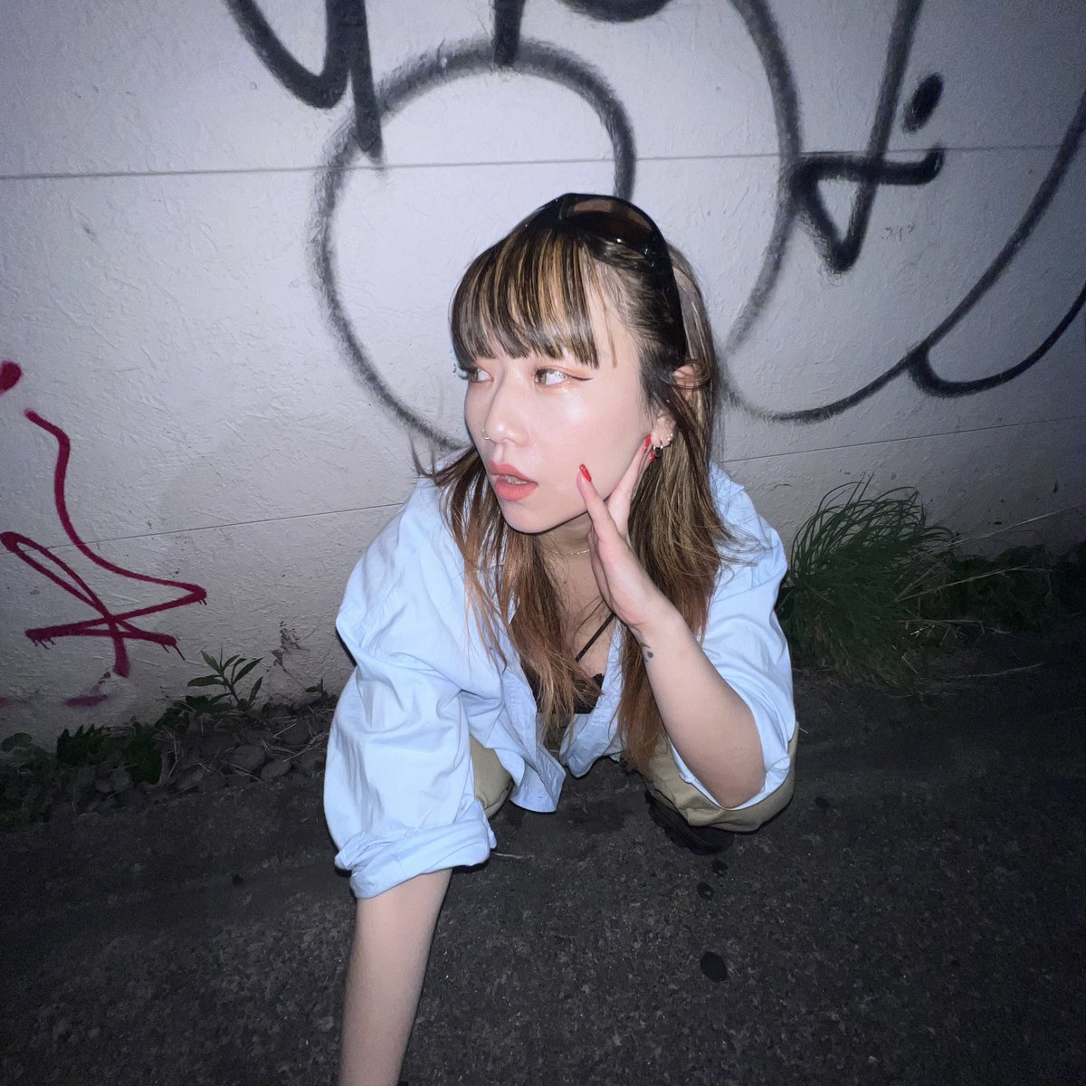 chanrija's tweet photo. 最近はサングラスにハマってるよ【りかはサングラスをカチューシャだとおもってるよ】 https://t.co/VInQi0zrgx