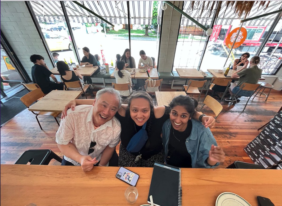 LCCDomBautista's tweet photo. Welcome home @312mainstreet managing director @rogue_oiler . It’s always great to break bread with you and ops manager Sonam Swarup to discuss how to increase #accesstolegalservices in #DTES. Thanks to Hunneybee Russell for snapping. https://t.co/FUEKpU4w7A