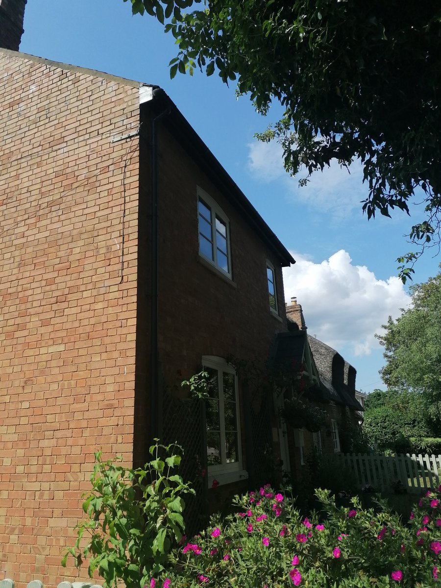 EWMPaul's tweet image. Some of the beautiful historic homes around Orton Longueville, Peterborough
#peterboroughuk #ortonlongueville