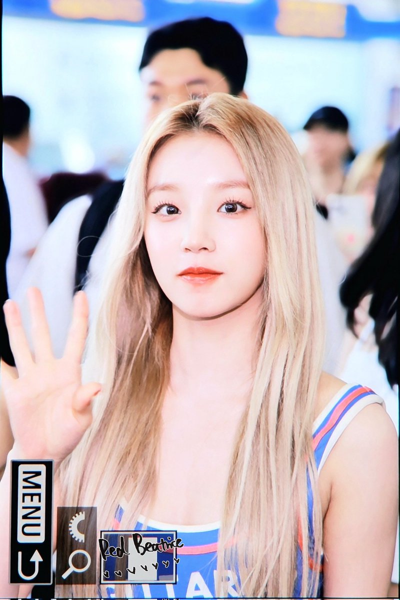 RedBeatrice1's tweet photo. 230630 ICN 출국 우기 프리뷰

#우기 #YUQI #송우기 #宋雨琦 #아이들 #여자아이들 @G_I_DLE https://t.co/Kdyn6TXUwY