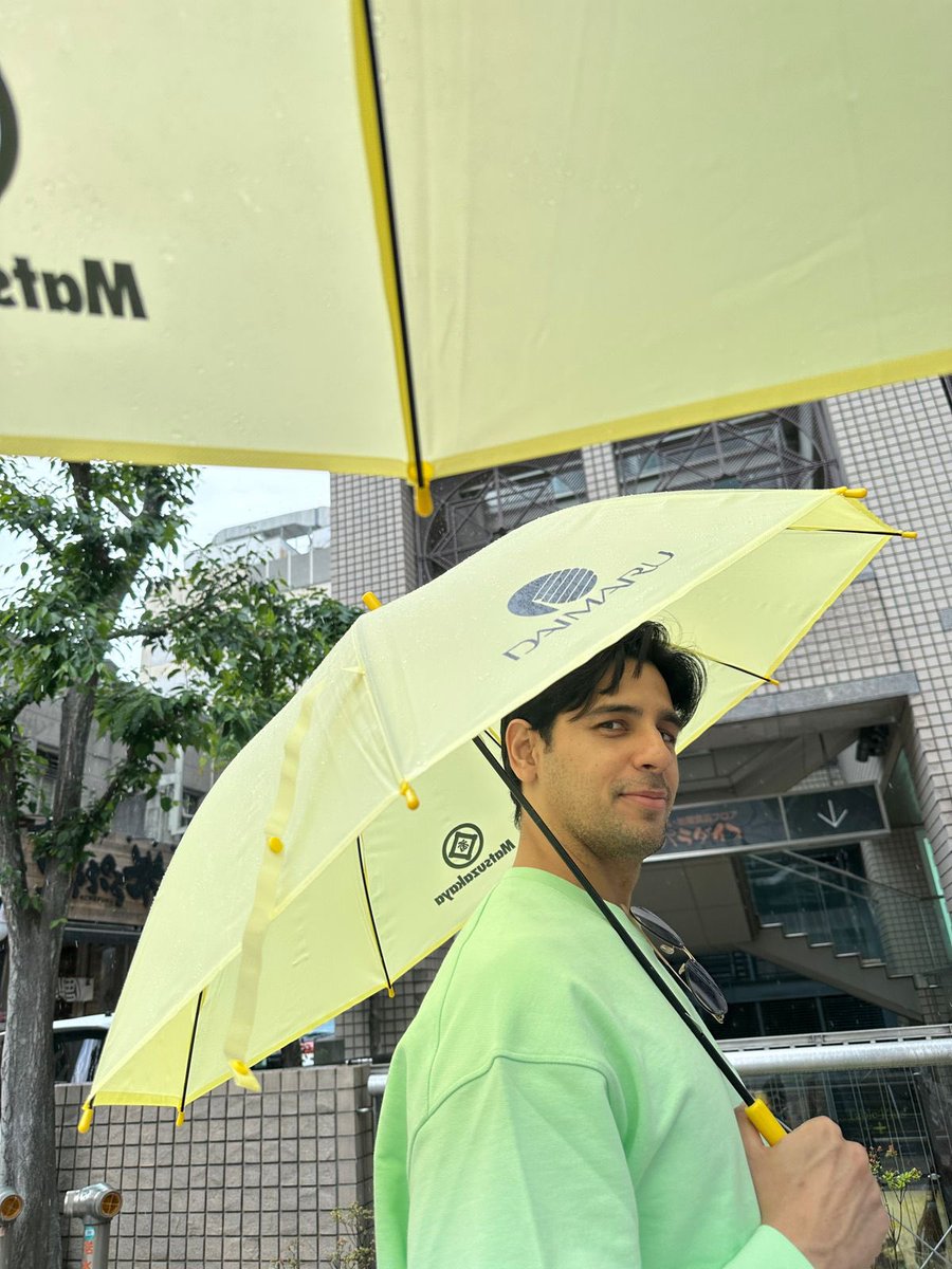 Weather forecast- don’t forget to carry your brightest umbrella 🌧️

#Baarish