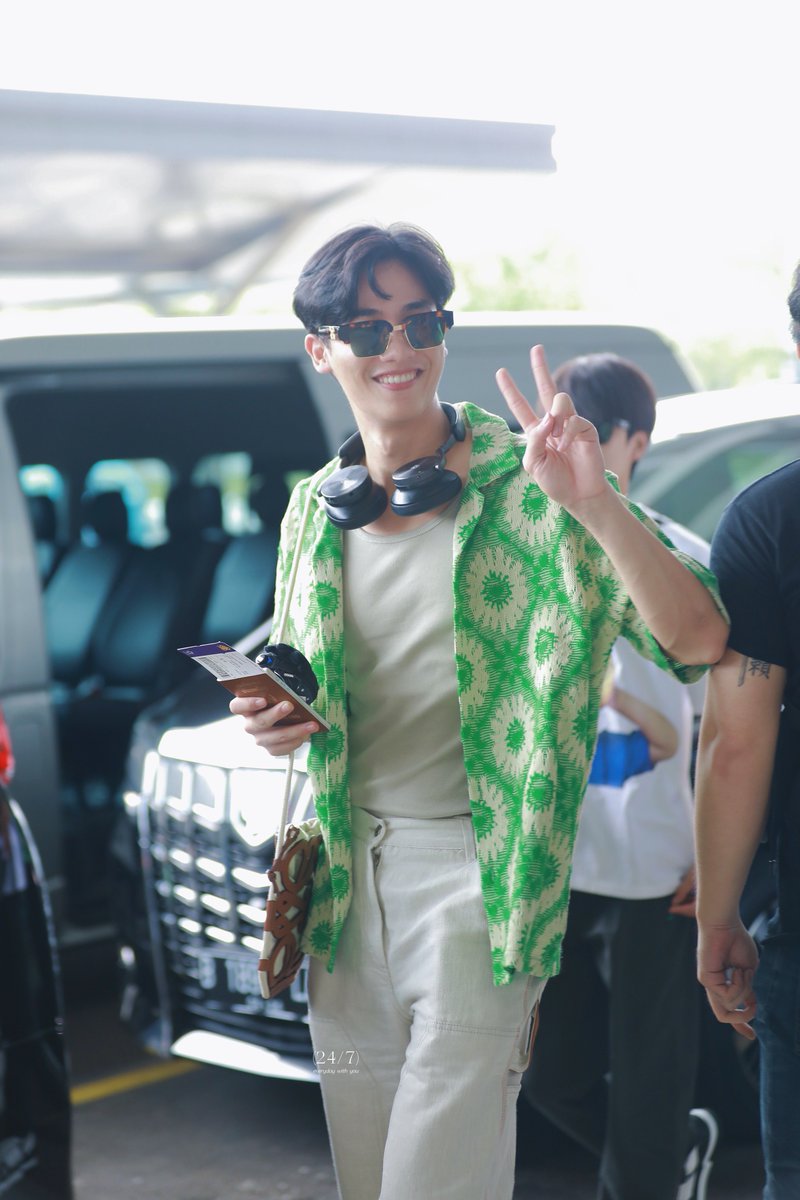 247withuuuu's tweet photo. 29/06/23

😊

 #TayOhmReadyforJKT
#Tawan_V
@Tawan_V https://t.co/6nDEP6r1Jg