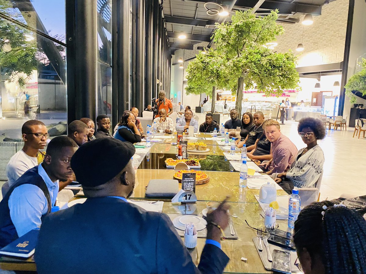 Bernard_BKabwe's tweet photo. We had an amazing and highly interactive Youth Coffee Chat yesterday. We discussed Zambia as a pool of opportunities for young people and explored how to effectively seize and maximize these opportunities [1/3] https://t.co/KqbyqpiQj8