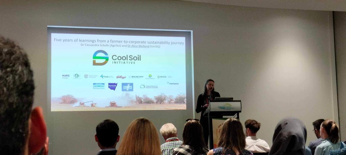 Dr Alice Melland enjoyed connecting with fellow soil scientists at @SoilScienceAust #SoilConferenceAU, #DarwinNT, on Larakia country, this week. Alice presented her Cool Soil Initiative work, linking with @ACIARAustralia and @SoilCRC colleagues and others. #unisqresearch