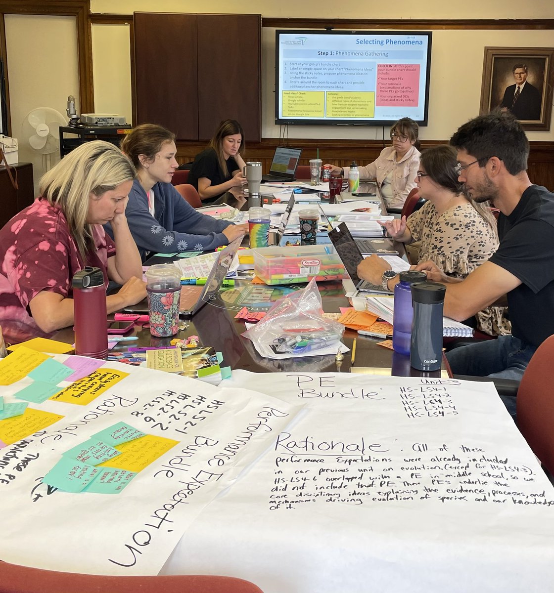 TKaneEdu's tweet photo. @TorrSchools biology team hard at work on 3D unit development with @CTScienceCenter https://t.co/UzM1GNolDg