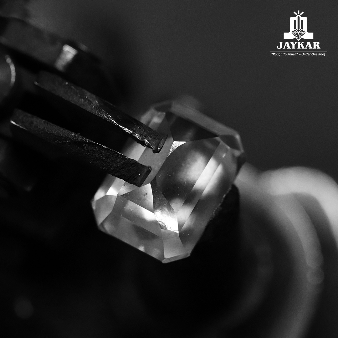 JAYKARGROUP's tweet image. Where Passion Meets Precision: Professionalism, Persistence, and the Artistry of Diamond Factory Polish 📷📷
#diamondpolishing #diamondcutting #diamondfactory #sparkleandshine #jewelrymaking #polishdiamond