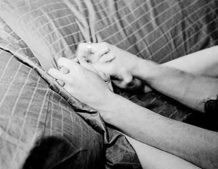 therabbit89's tweet photo. Ci sono ore
Che compensano vuoti enormi
La testa non ha il tempo di pensare
E il corpo...
Il corpo non ne è mai sazio... https://t.co/3fCe5z3W0k