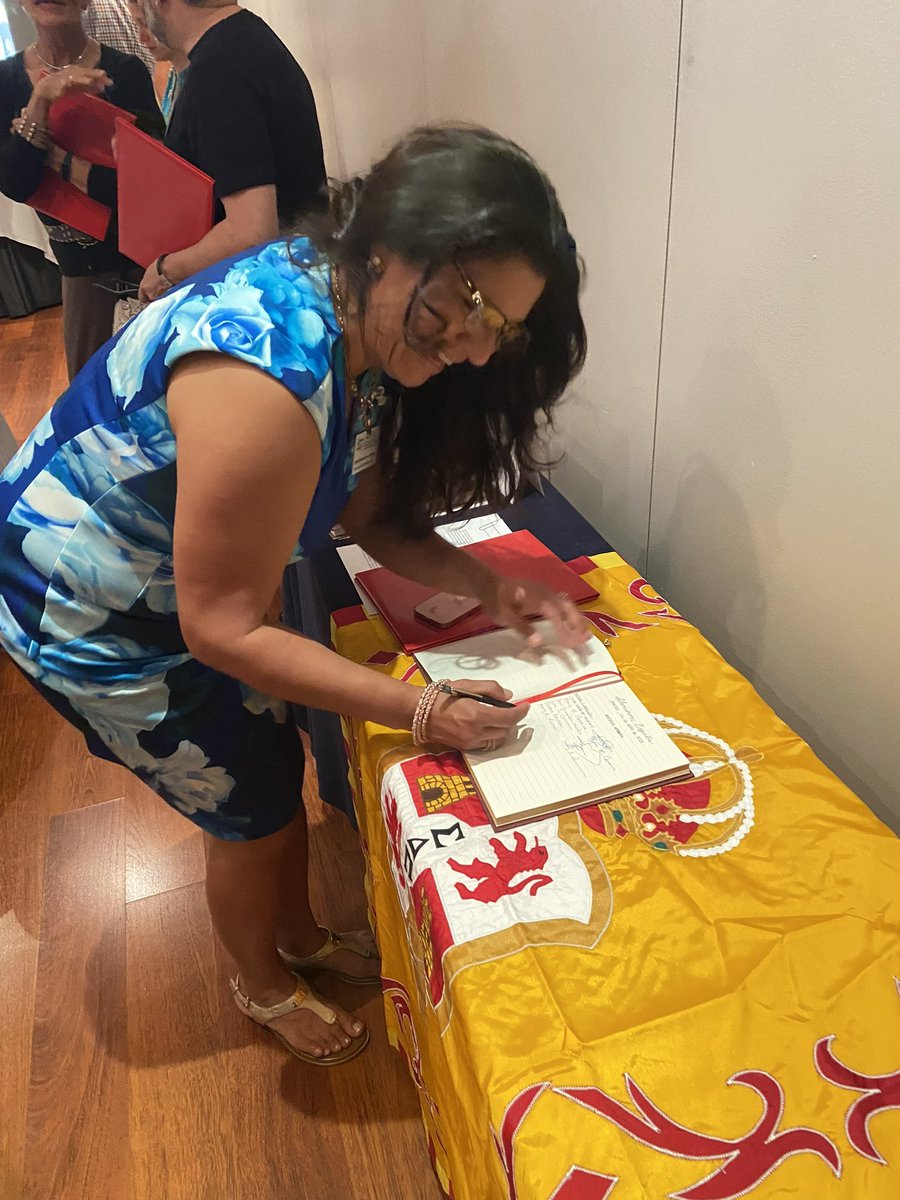 Mrs_SSancheZ's tweet photo. Es todo un honor el ser miembro de Sigma Delta Pi, Sociedad Honoraria de la Lengua Española.🎊🎉🇪🇸🇪🇨🥇🍾💃🏽Gracias a #RandolphSchools por su apoyo y #aatsp23 @AATSP_NJ por el sin número de actividades para nuestro desarrollo profesional. https://t.co/ED0lODOlqq
