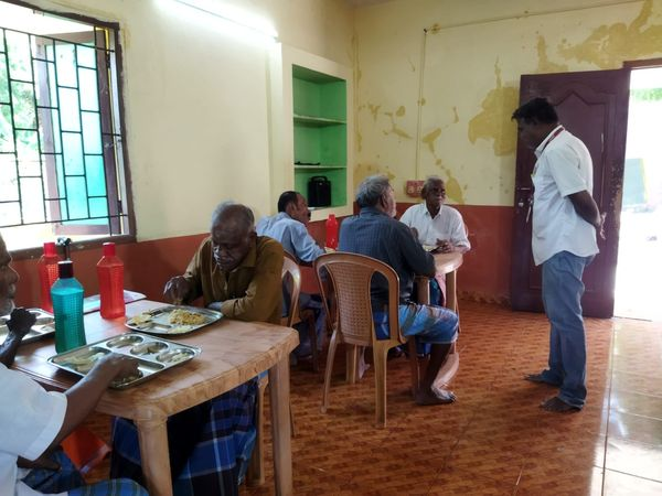 Tamilnadu Elderline’s Field Response Officer visited the Alayam Old Age Home, Mayiladuthurai and created awareness among senior citizens.
#dial14567 #elderline #TamilNaduGovernment #elderlypeople #oldagehomevisit #seniorcitizenlife #SocialWelfareDepartment #respectelders #amtex