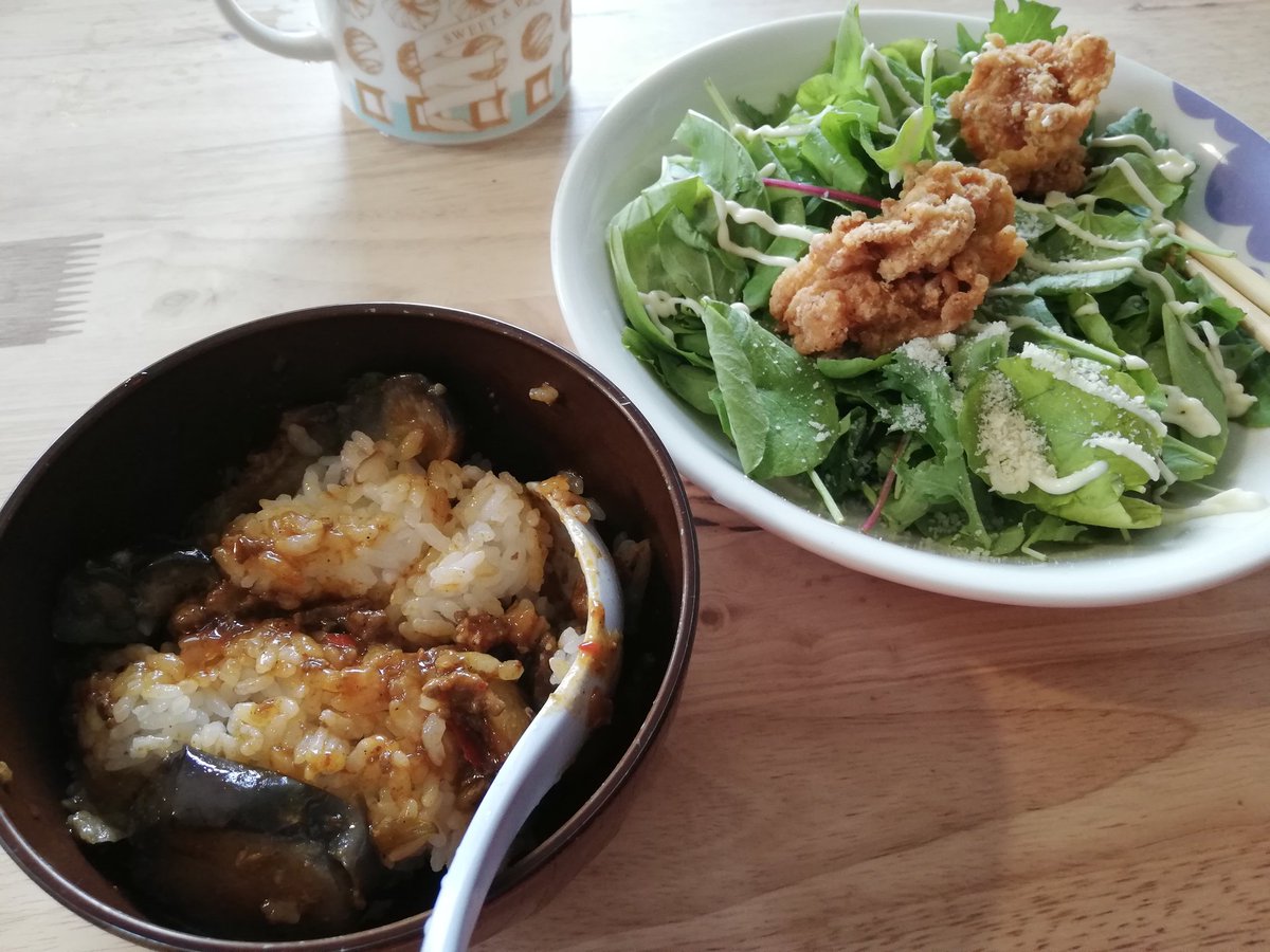 ダイエット3日目〜昼飯〜

半額野菜を大量ゲット
ご飯は麻婆ナス丼 https://t.co/2Cc2oQimVd