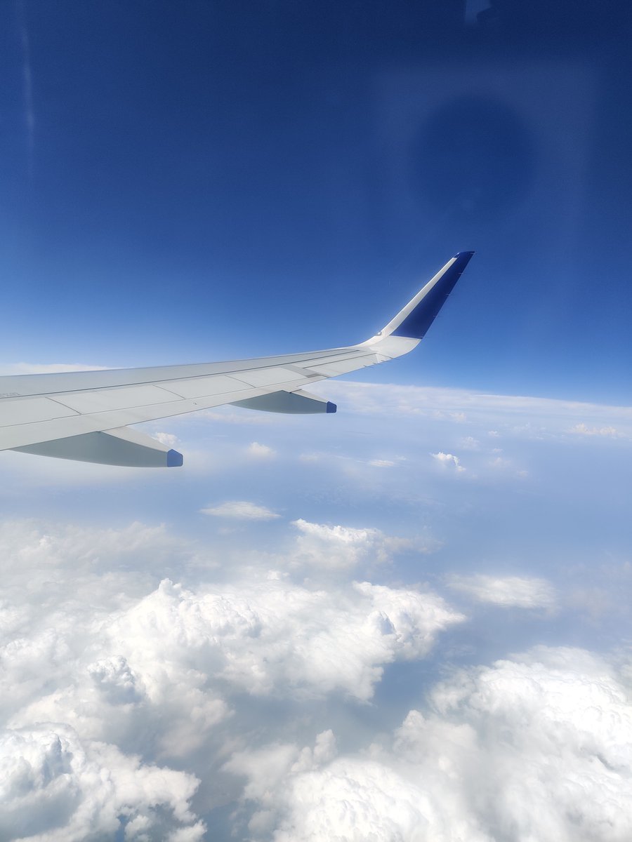 hungryexplorer_'s tweet photo. Take us back to the moment our heart skipped a beat as we witnessed this breathtaking #view from the #plane #window en route to the #Maldives! ✈️🌴💙

Missing every second of that unforgettable #journey! 

#travel #photography #beautiful #vacation #travelphotography #holidays https://t.co/z6iBe5AiFg