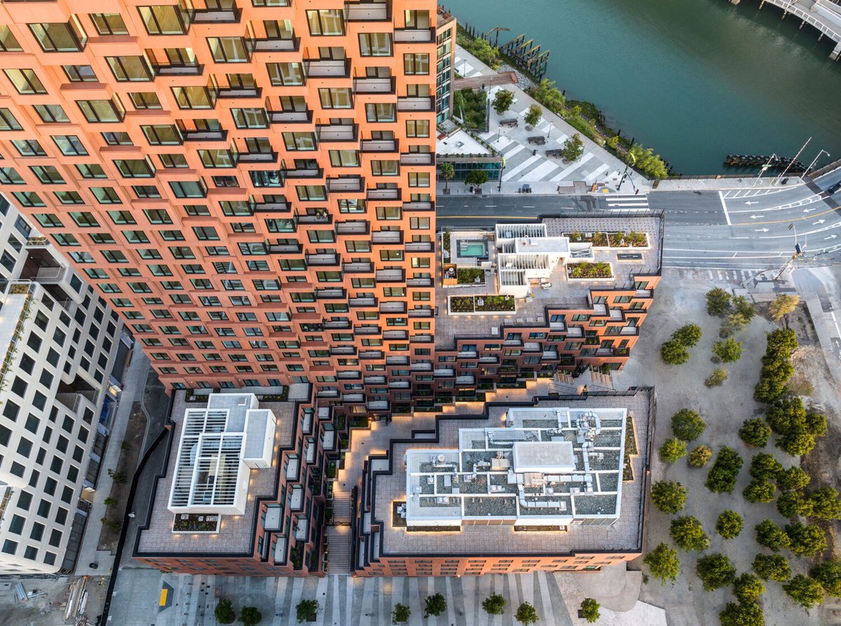 "The Canyon" by MVRDV in San Francisco, USA.

architecturephoto.net/182929/

photos©Jason O’Rear