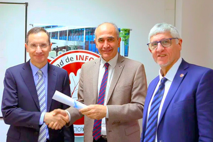 Nuestro compañero <a href="/MarioPiattini/">Mario Piattini</a>  ha sido investido Doctor Honoris Causa por la <a href="/unlp/">UNLP</a> ,  segunda universidad más importante de Argentina y una de las 15 principales instituciones de educación superior de América Latina.

+Info: alarcos.esi.uclm.es/N.php?id=1742