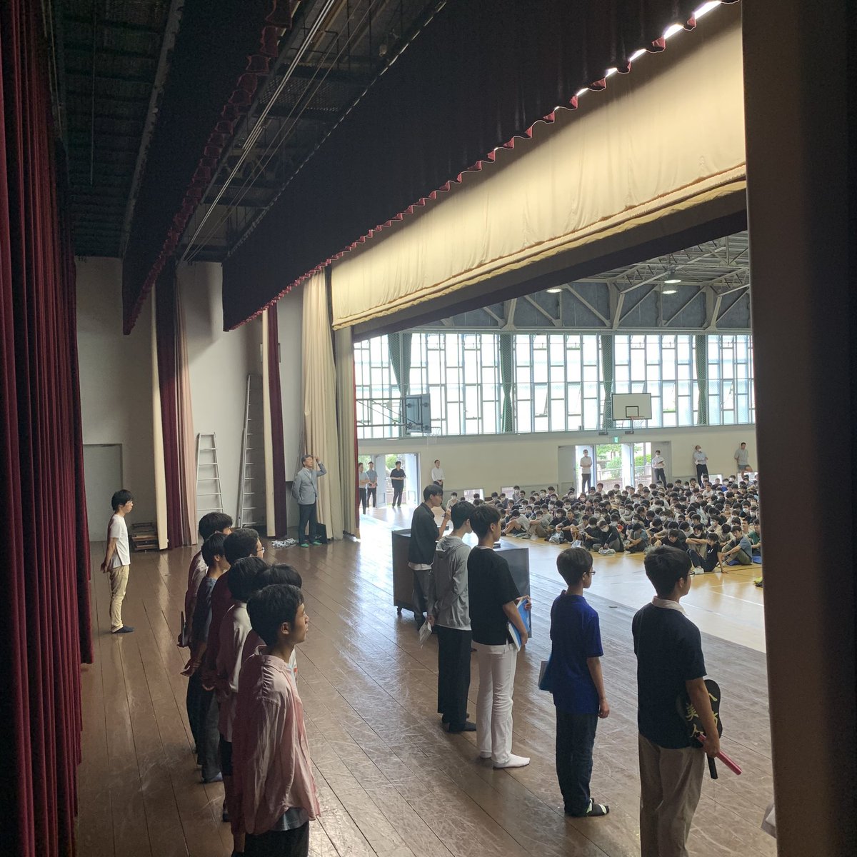 nadasc_official's tweet photo. 【引き継ぎ式】
今日の昼休み前に引き継ぎ式が行われ、正式に第72代生徒会が発足しました。
灘校生全員が輝ける生徒会を目指していくので、よろしくお願いします。
さて、今日から毎日中央役員の意気込みを投稿していきます！ https://t.co/YWfY4Wgh1k