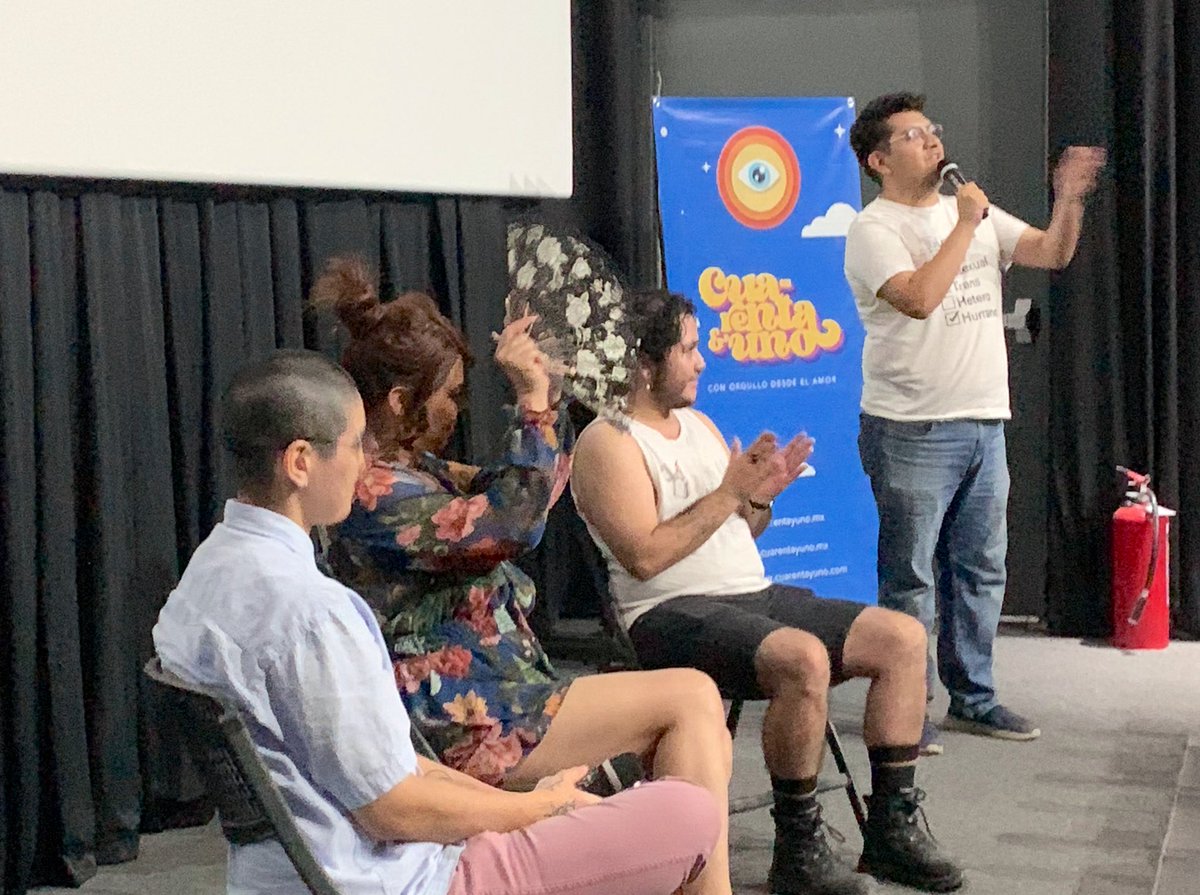 GuillermoESM's tweet photo. Hoy tuvimos “TRANSCINE” en Sonora para cerrar el Mes del Orgullo en @cuarentayuno_mx. 

Esto se logró en colaboración con @artesvsd, @ISCsonora y @shortsmexico .

Con este evento buscamos detonar reflexiones y conversaciones sobre los derechos de la población Trans en México.🏳️‍🌈🏳️‍⚧️ https://t.co/wo1DM3r4do