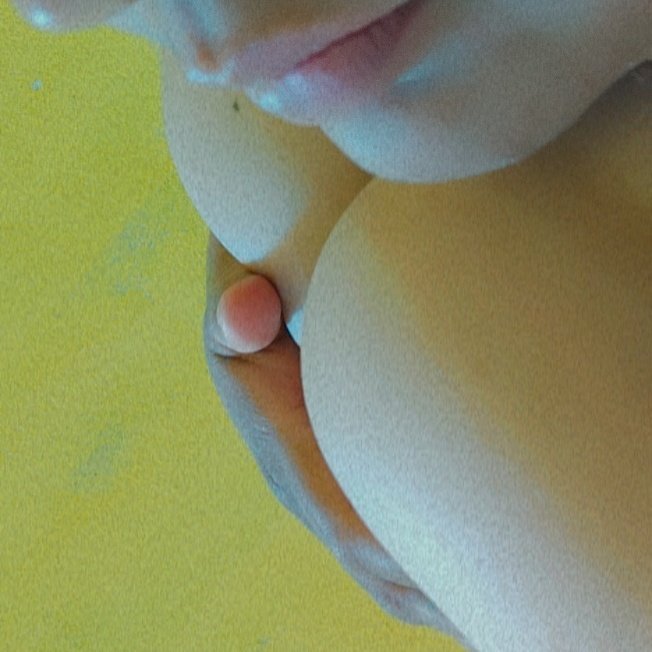 Mongarala's tweet photo. @_onlyfanmodelRT https://t.co/kg01CAlEJt very big tits https://t.co/PQtb52t7bM