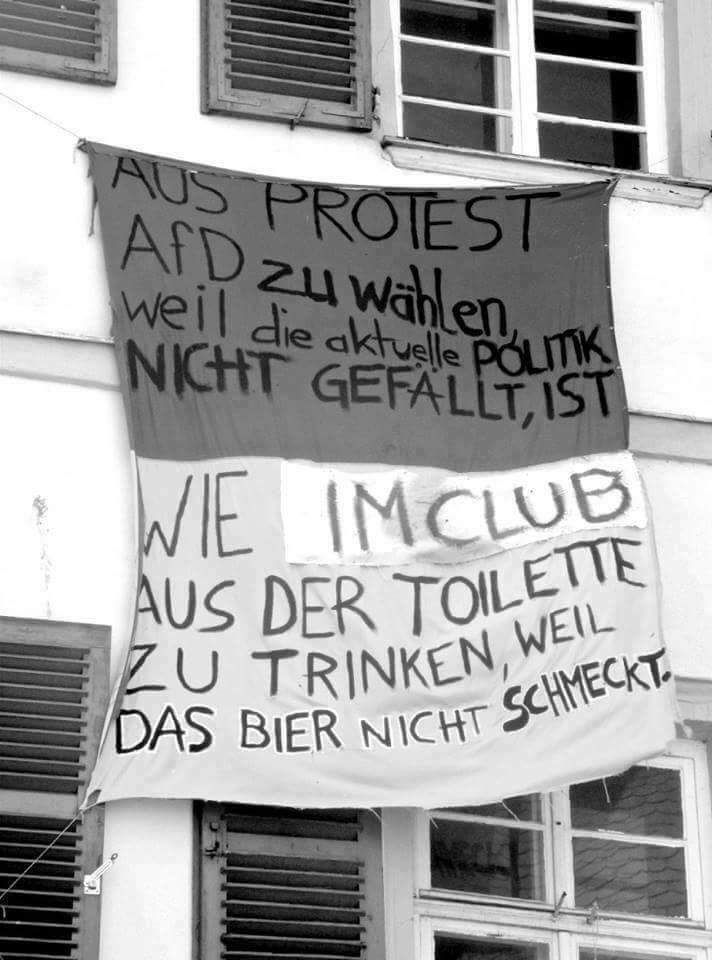 Ich war 13 Jahre stiller Leser, aber die schweigende Mehrheit muss lauter werden! 
Ihr könnt #wirsindmehr  und #fckafd unterschreiben?
Dann meldet euch hier, folgt euch kreuz u quer u durcheinander. 
Wir brauchen viel mehr klare Kante gegen Rechts und eine bessere Vernetzung.