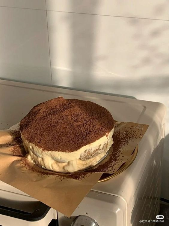 etherealdior's tweet photo. can never get enough tiramisu https://t.co/kMIwvSxlAi