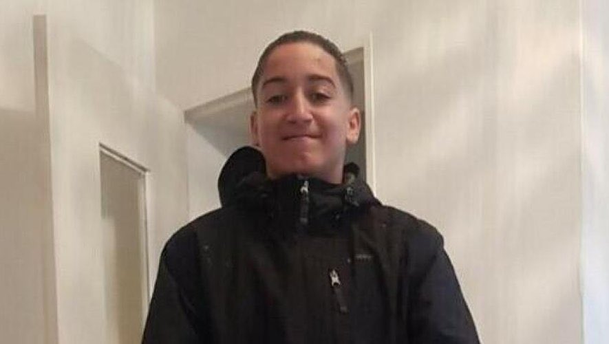 17 ans.Nahel avait 17 ans.
Personne ne devrait mourir suite à un refus d’obtempérer.
Nous devons tirer les conséquences de la colère née de ce drame, dans le calme, la justice &amp; la fraternité.
Les socialistes de #Paris10 apportent leur soutien à la famille &amp; aux proches de Nahel.