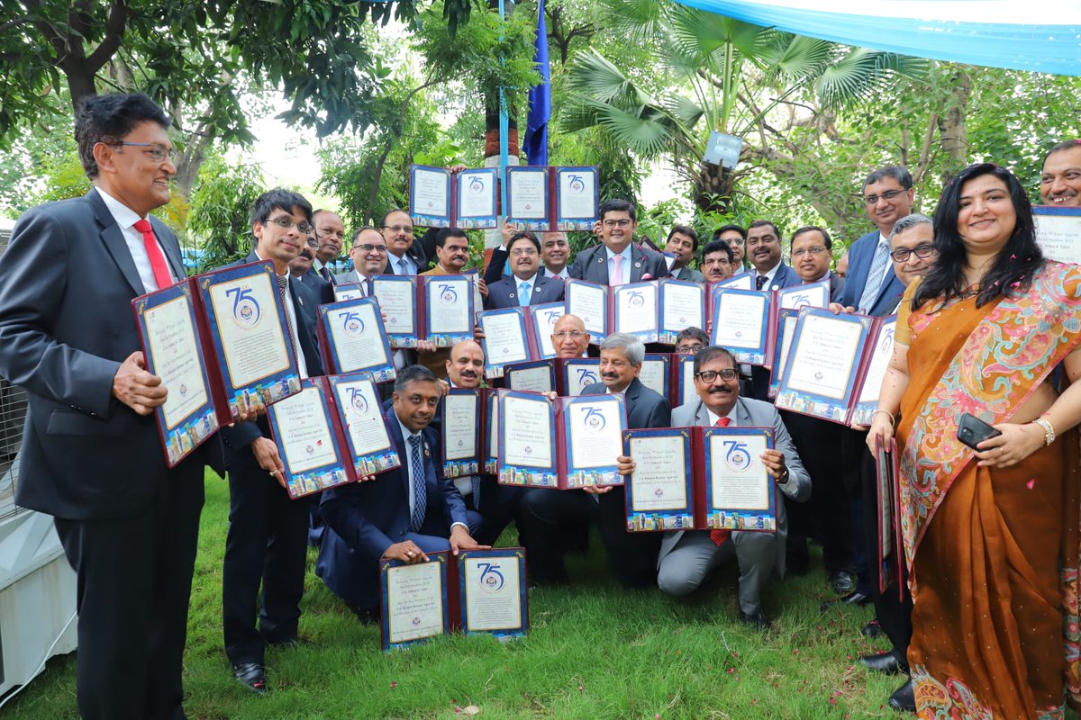 theicai's tweet image. CA. Aniket S. Talati, President-ICAI, CA. Ranjeet K. Agarwal, Vice President-ICAI, ICAI CCMs &amp;amp; Secretary-ICAI at the Official Unveiling of the Special Logo to commemorate the Start of its glorious 75th Year Celebrations on eve of #CADay2023 at ICAI HQ, New Delhi 
#ICAIat75