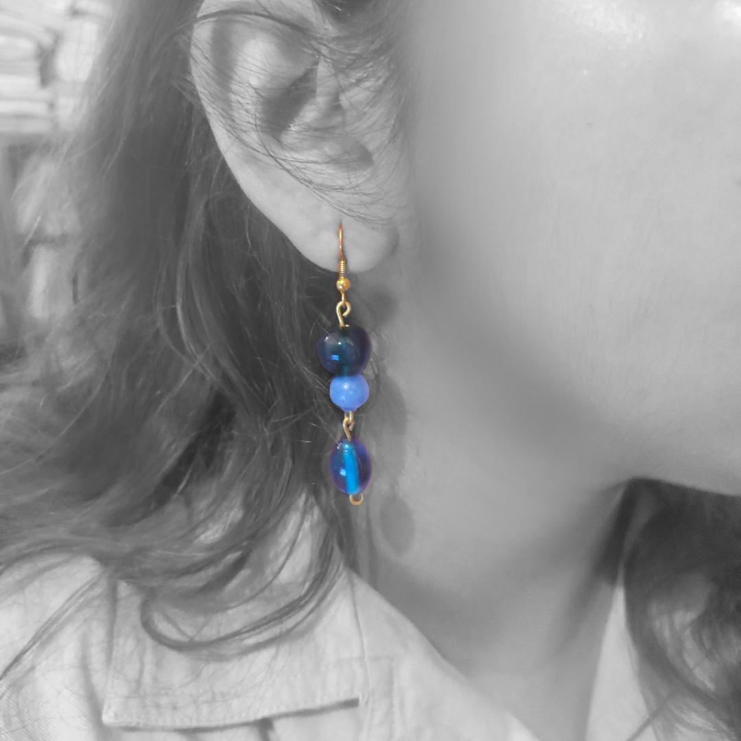'Dazzling elegance meets regal charm ✨ These exquisite Royal Blue Beaded Earrings are the perfect accessory to elevate any outfit. 💙'

#RoyalBlueEarrings #BeadedElegance #RegalCharm #StatementJewelry #AccessorizeInStyle #JewelryLovers #FashionInspiration #ElegantAccessories