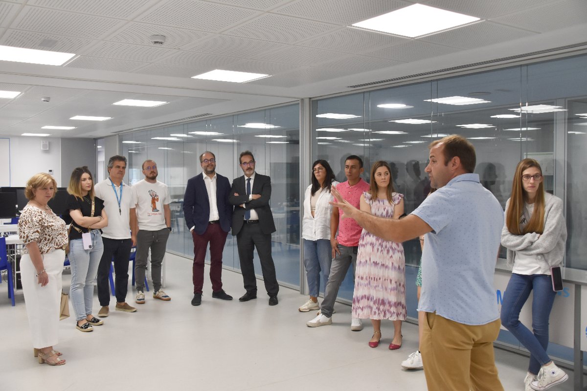 📣 1ª edición del Certificado Digital "Agentes del Cambio" destinado a desempleados y trabajadores de PYMES, bajo el proyect #NextGeneration.
➡️ 13 alumnos van a adquirir los conocimientos necesarios en competencias digitales transversales.

<a href="/seas_formacion/">SEAS</a> y @universidadsanjorge