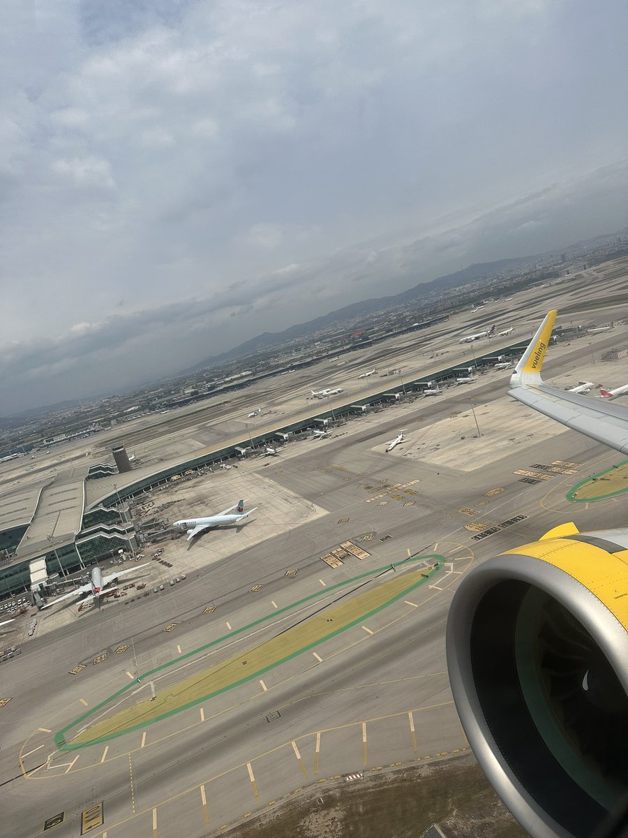 JohnWordley's tweet photo. Good morning all and have a great day #wingfriday https://t.co/hAB3py7VYy