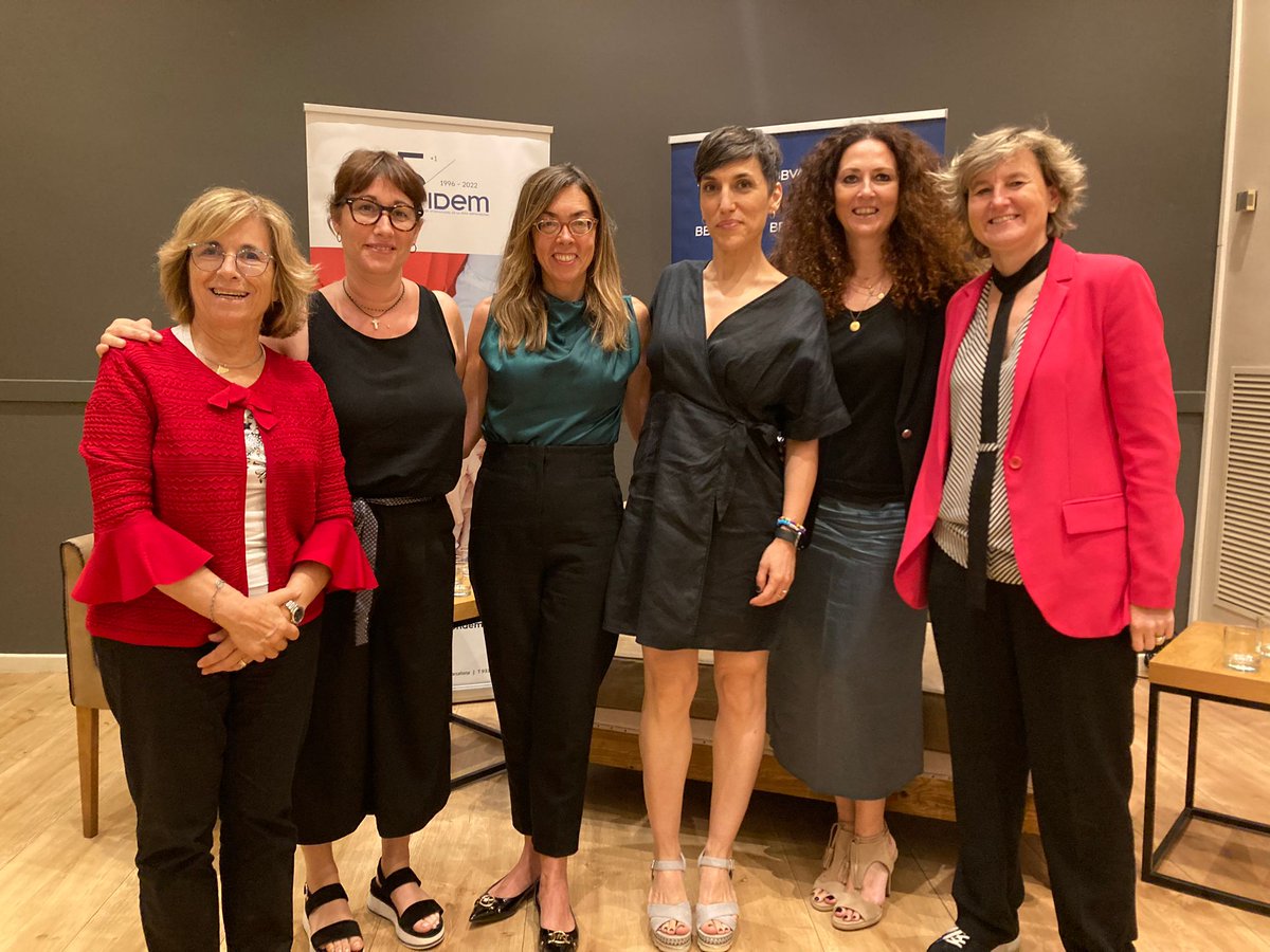 Ahir a #TardesFIDEMBBVA vam descobrir l'apassionant mon de les #Startup! 🙌😊

Amb la participació d'Eva García (<a href="/WIVIvision/">WIVI vision</a> ), Verónica Montesinos (DANA), Anna Quintero (<a href="/ommnio/">ommnio</a> ) i moderada per Anna Sanchez Teruel (OBBIA Creem Valor).

#BBVACatalunya
