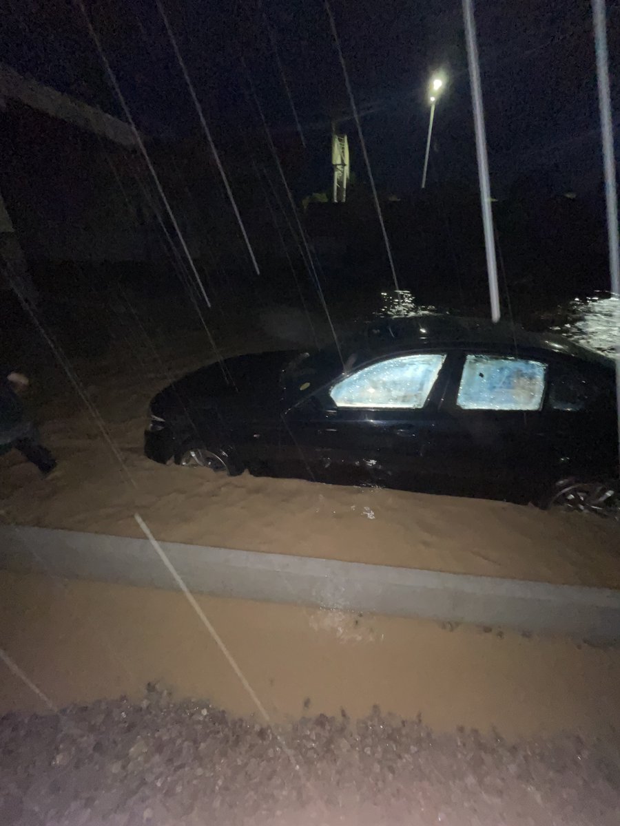 m_udayteja's tweet photo. Stuck with pregnant wife in the middle of the night waiting for towing services and an alternative vehicle was the most harrowing experience. @mcnarsingi @GHMCOnline @prakashgoudssm @HYDTP @HydTimes @etvteluguindia @V6News @Abnandhrajyothi  @bmwindia @TataAIGMotor https://t.co/jl7d3EX473