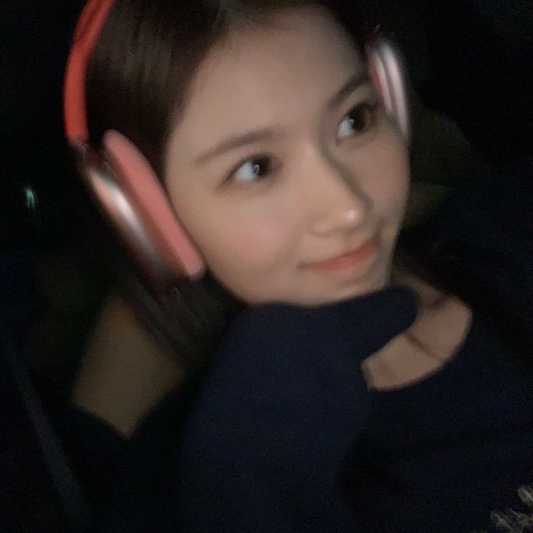hi, i’m pumpkin!

˗ˋˏ looking for interactive moots ˎˊ˗

☆ she/her, filo
☆ not new to #kpoptwt and  #stantwt 
☆ any fandoms r welcome!

↻ / ♡ are much appreciated
