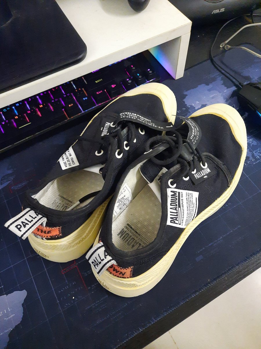 jayrgol's tweet photo. ส่งต่อรองเท้า palladium x unknown ซื้อมือสองมายังไม่เคยใส่ 300 บ.รวมส่ง ต่อรองได้ #รองเท้ามือสองของแท้ #รองเท้ามือสอง #ส่งต่อเสื้อผ้า #รองเท้าผ้าใบ #ส่งต่อรองเท้า #ส่งต่อเสื้อผ้ามือ2 #ส่งต่อเสื้อผ้ามือสอง  #โล๊ะตู้ #รองเท้าผ้าใบมือสองของแท้ #โล๊ะตู้เสื้อผ้า https://t.co/kEqGBcm4rF